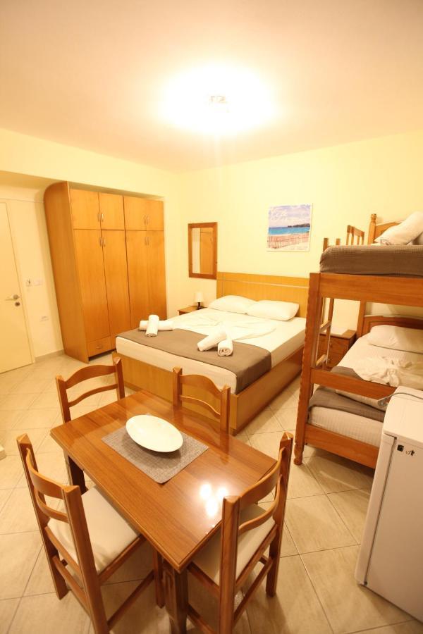 Hotel Prishtina Sarande Exterior photo