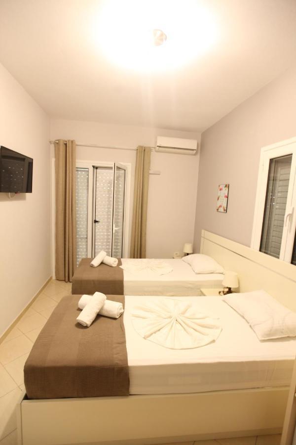 Hotel Prishtina Sarande Exterior photo