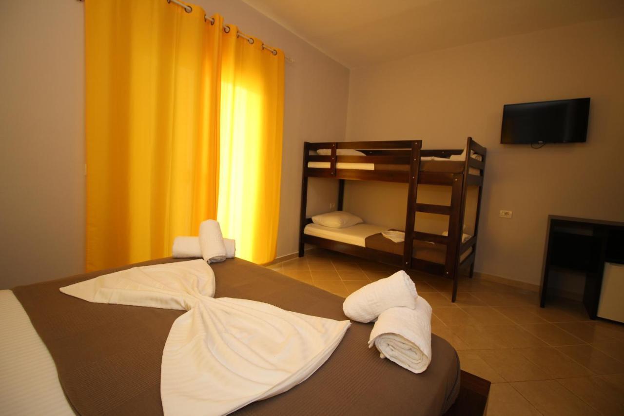 Hotel Prishtina Sarande Exterior photo